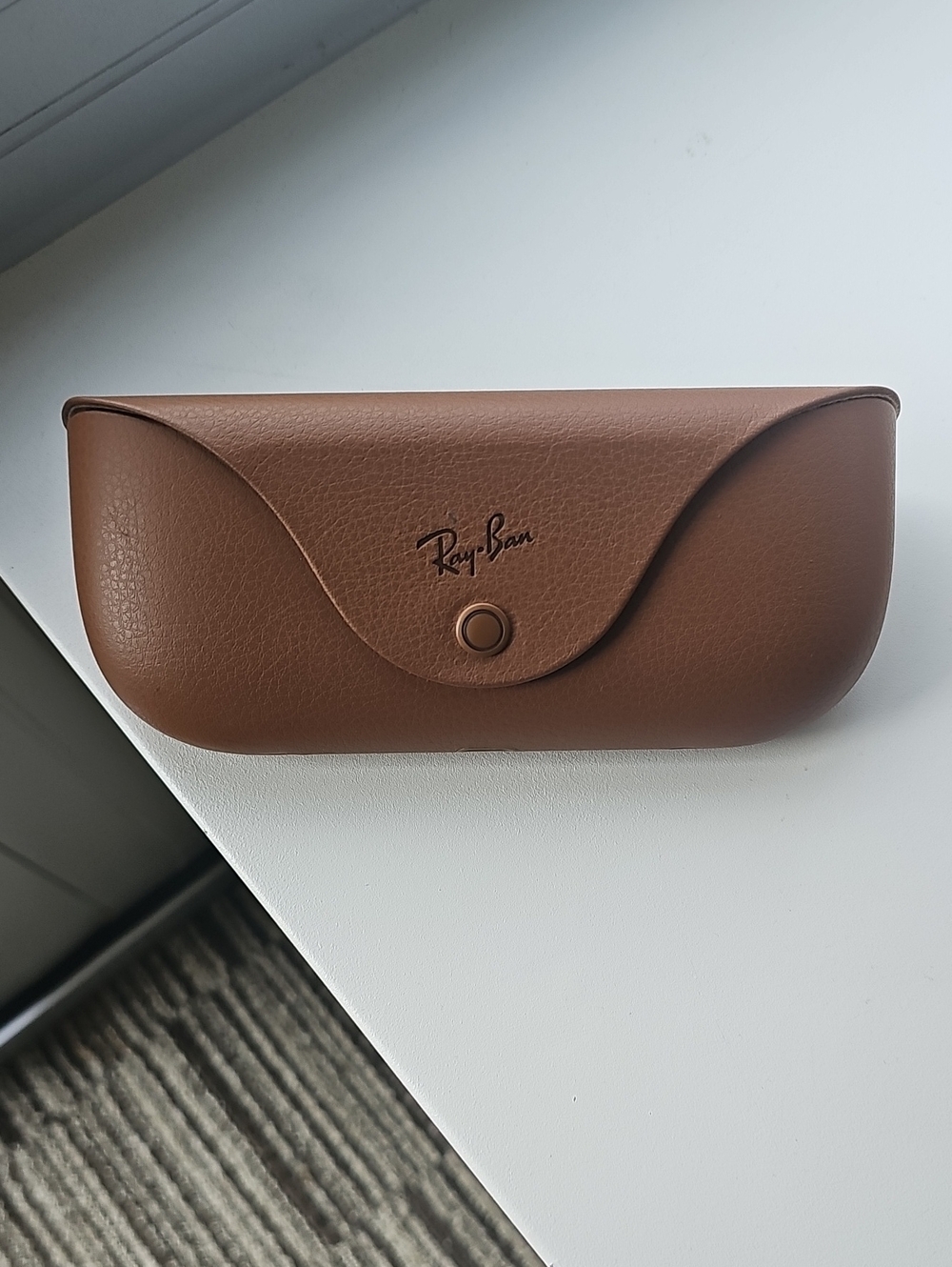 Ray-Ban META Glasses w/ Brown Leatherette Charging Case